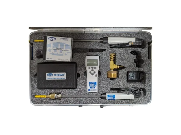 Kit de muestreo Doble DOMINO USS en maleta con espuma protectora, medidor portátil y accesorios.
