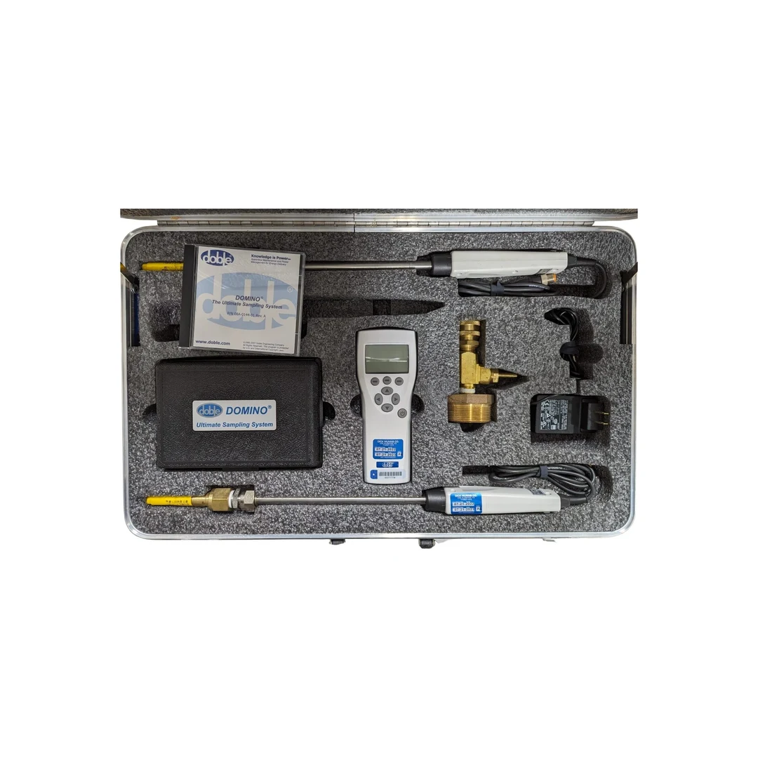 Kit de muestreo Doble DOMINO USS en maleta con espuma protectora, medidor portátil y accesorios.